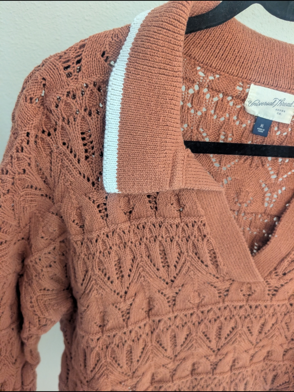 Universal Thread Rust V-Neck Openwork Cropped Sweater with White Collar Stripe